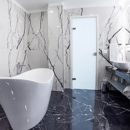 Hotel Grand Costa Brada
