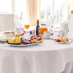 Hotel Grand Costa Brada