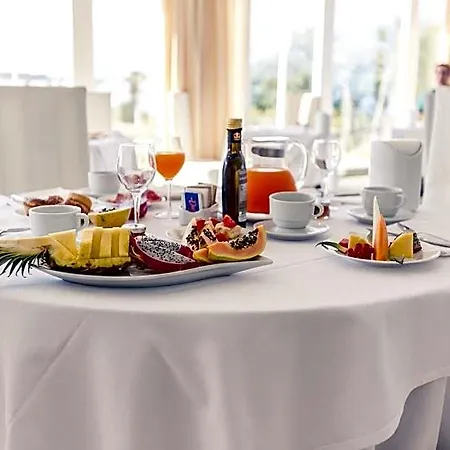 Hotel Grand Costa Brada