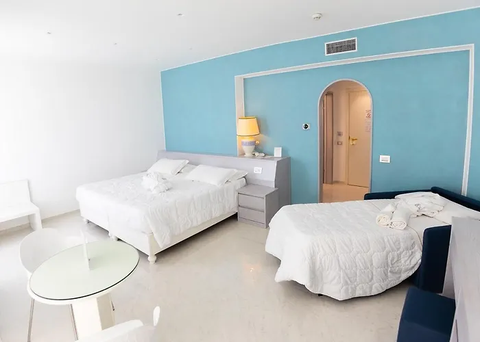 מלון Grand Costa Brada 4*