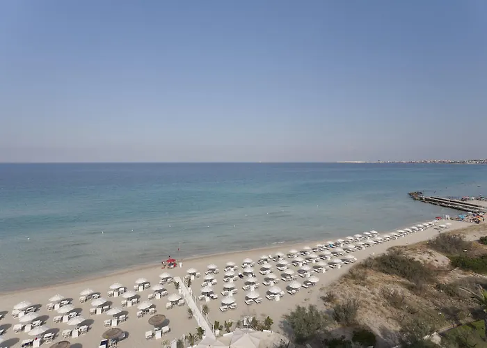 מלון Grand Costa Brada